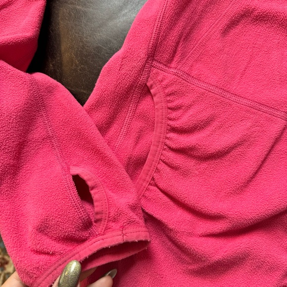 The North Face W’s Pink Large Ruched Pocket Fleece Hoodie Winter Ski Layer - Picture 4 of 8